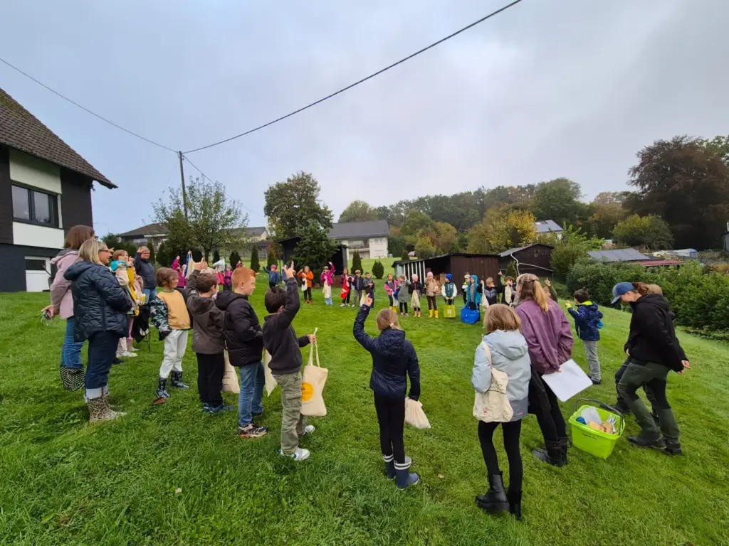 gemeinsam auf der Wiese