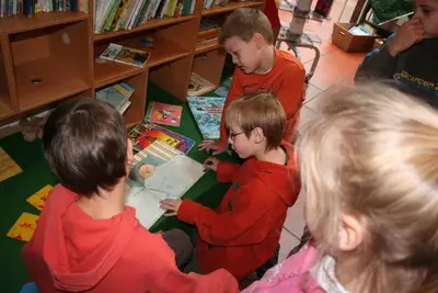 Foto 1 aus der Archivgalerie Büchereibesuch der Klasse 2 (2008)