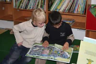 Foto 5 aus der Archivgalerie Büchereibesuch der Klasse 2 (2008)