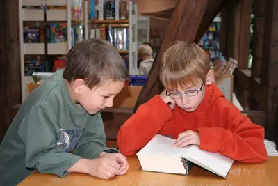 Foto 10 aus der Archivgalerie Büchereibesuch der Klasse 2 (2008)