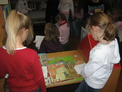 Foto 17 aus der Archivgalerie Büchereibesuch der Klasse 2 (2008)