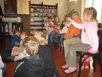 Foto 20 aus der Archivgalerie Büchereibesuch der Klasse 2 (2008)