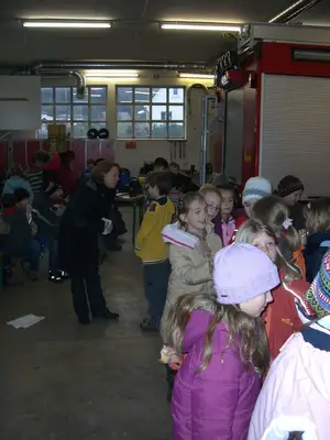 Foto 15 aus der Archivgalerie Feuerwehrbesuch der Klassen 3 (2008)