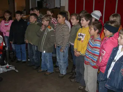 Foto 50 aus der Archivgalerie Feuerwehrbesuch der Klassen 3 (2008)
