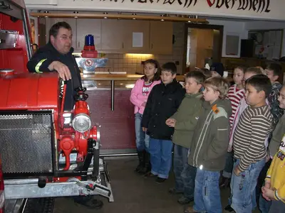 Foto 51 aus der Archivgalerie Feuerwehrbesuch der Klassen 3 (2008)