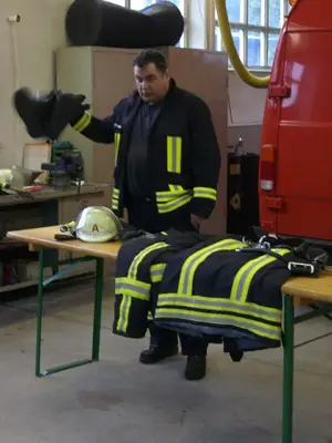 Foto 53 aus der Archivgalerie Feuerwehrbesuch der Klassen 3 (2008)