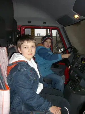 Foto 56 aus der Archivgalerie Feuerwehrbesuch der Klassen 3 (2008)