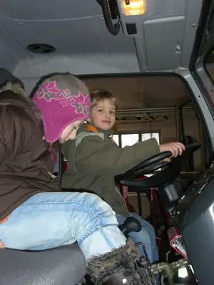 Foto 59 aus der Archivgalerie Feuerwehrbesuch der Klassen 3 (2008)
