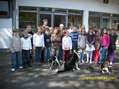 Foto 1 aus der Archivgalerie Grundschule trifft Hundeschule (2010)