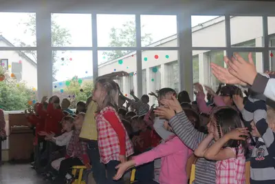 Foto 10 aus der Archivgalerie Lachen, Singen, Tanzen mit Reinhard Horn (2011)