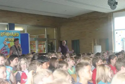 Foto 17 aus der Archivgalerie Lachen, Singen, Tanzen mit Reinhard Horn (2011)