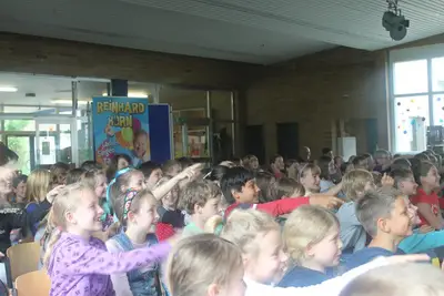 Foto 21 aus der Archivgalerie Lachen, Singen, Tanzen mit Reinhard Horn (2011)