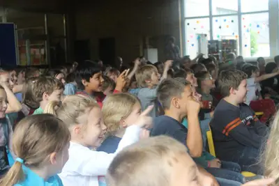 Foto 22 aus der Archivgalerie Lachen, Singen, Tanzen mit Reinhard Horn (2011)