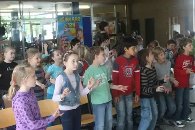 Foto 28 aus der Archivgalerie Lachen, Singen, Tanzen mit Reinhard Horn (2011)