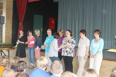 Foto 8 aus der Archivgalerie Letzter Schultag 2011 / 2012 - Verabschiedung der 4. Klassen (2011)