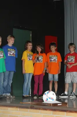 Foto 13 aus der Archivgalerie Letzter Schultag 2011 / 2012 - Verabschiedung der 4. Klassen (2011)