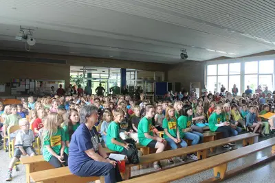 Foto 16 aus der Archivgalerie Letzter Schultag 2011 / 2012 - Verabschiedung der 4. Klassen (2011)