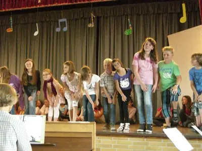 Foto 4 aus der Archivgalerie Simsalasing der Chor-AG (2011)
