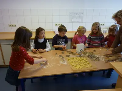 Foto 10 aus der Archivgalerie Weihnachtsbäckerei (2011)