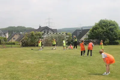 Foto 13 aus der Archivgalerie DFB-Mobil besucht die Fußball-AG (2012)
