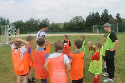Foto 15 aus der Archivgalerie DFB-Mobil besucht die Fußball-AG (2012)