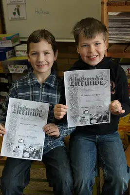 Foto 5 aus der Archivgalerie Gymnasiasten spielen mit den SchülerInnen (2012)