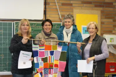 Foto 1 aus der Archivgalerie Häkelarbeit in der 3b (2012)