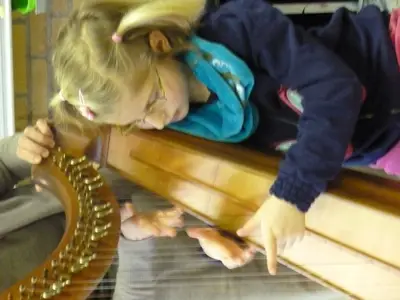 Foto 6 aus der Archivgalerie Harfenzauber in der Grundschule (2012)