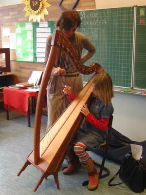 Foto 21 aus der Archivgalerie Harfenzauber in der Grundschule (2012)