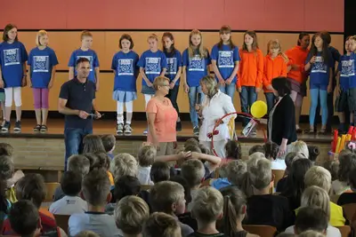Foto 19 aus der Archivgalerie Der letzte Schultag 2013 / 2014: Wir sagen Adieu! (2013)