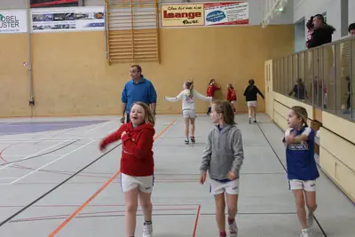 Foto 10 aus der Archivgalerie Endrunde Handballturnier der Grundschulen "Homburgische Gemeinden" (2013)