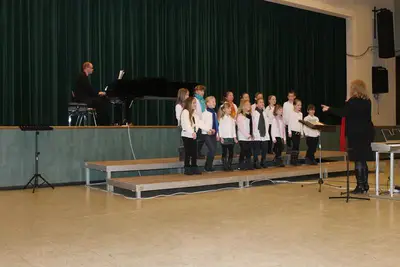 Foto 1 aus der Archivgalerie Jugend musiziert Chor Klasse 2 (2013)