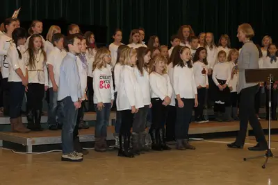 Foto 2 aus der Archivgalerie Jugend musiziert Chor Klasse 3 und 4 (2013)