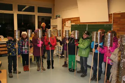 Foto 2 aus der Archivgalerie Martinsumzug 2013 der Grundschule Oberwiehl (2013)
