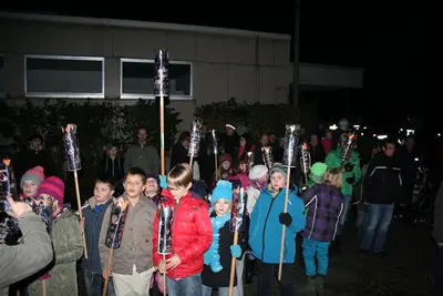 Foto 12 aus der Archivgalerie Martinsumzug 2013 der Grundschule Oberwiehl (2013)