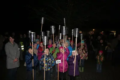 Foto 13 aus der Archivgalerie Martinsumzug 2013 der Grundschule Oberwiehl (2013)