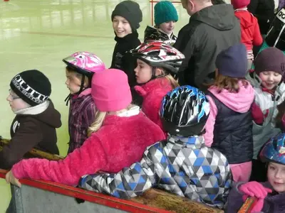 Foto 1 aus der Archivgalerie Stadtmeisterschaften Eislaufen für Grundschulen (2013)