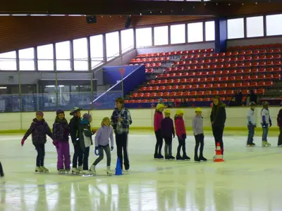 Foto 17 aus der Archivgalerie Stadtmeisterschaften Eislaufen für Grundschulen (2013)