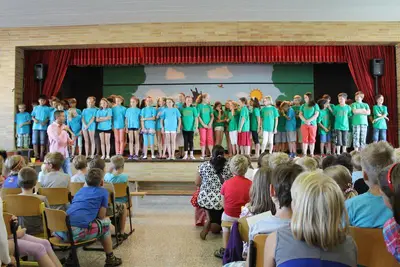 Foto 16 aus der Archivgalerie Verabschiedung Klassen 4 (2013)