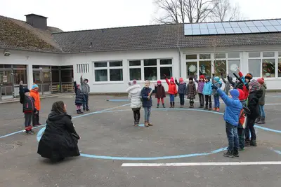 Foto 12 aus der Archivgalerie Wir lernen die Uhr kennen (2014)