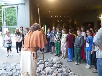 Foto 2 aus der Archivgalerie Zeitreise in die Steinzeit (2014)