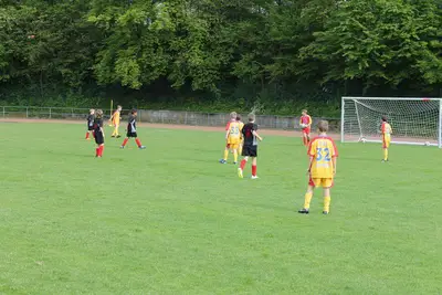 Foto 2 aus der Archivgalerie Fußballturnier Wiehler Grundschulen 2015 (2015)