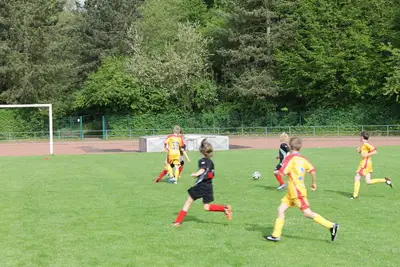 Foto 3 aus der Archivgalerie Fußballturnier Wiehler Grundschulen 2015 (2015)