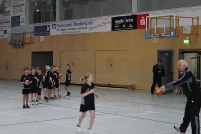 Foto 3 aus der Archivgalerie Handball Kreismeisterschaften der Homburgischen Grundschule 2015 (2015)