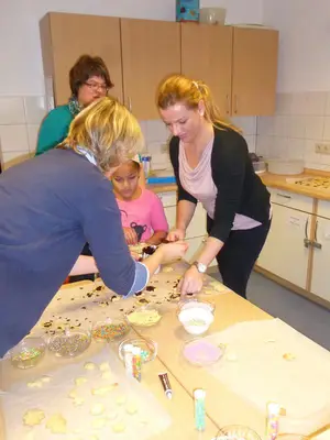 Foto 2 aus der Archivgalerie In der Weihnachtsbäckerei (2015)