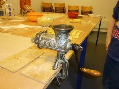 Foto 3 aus der Archivgalerie In der Weihnachtsbäckerei (2015)