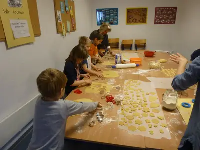 Foto 6 aus der Archivgalerie In der Weihnachtsbäckerei (2015)