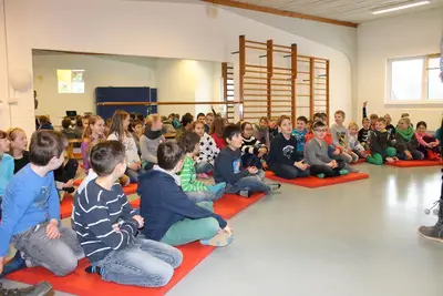 Foto 2 aus der Archivgalerie Lesungen von Kinderbuchautorinnen (2015)