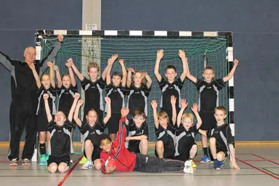 Foto 1 aus der Archivgalerie Stadtmeisterschaften Wiehler Grundschulen im Handball 2015 (2015)