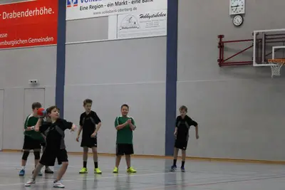 Foto 7 aus der Archivgalerie Stadtmeisterschaften Wiehler Grundschulen im Handball 2015 (2015)